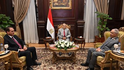 رئيس مجلس الشيوخ يستقبل المستشارين علاء الدين فؤاد ومحمد أبا زيد لتهنئته بالمنصب