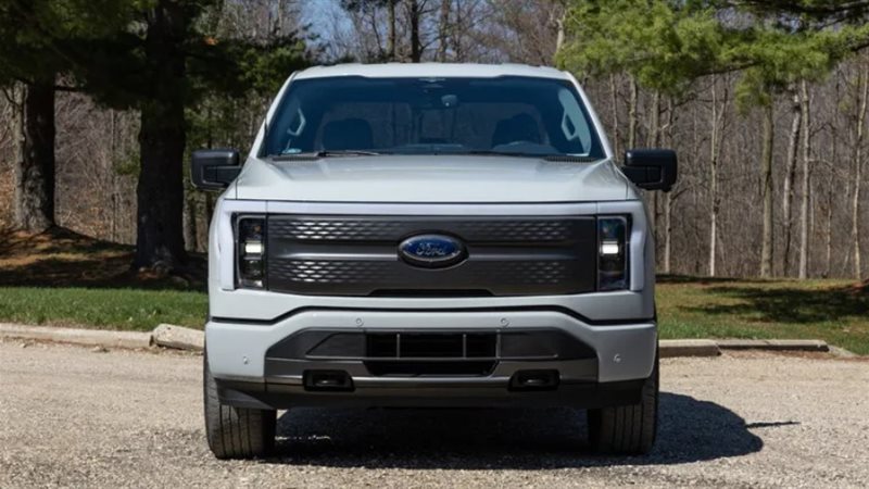 فورد F-150 لايتنينج الكهربائية بالكامل