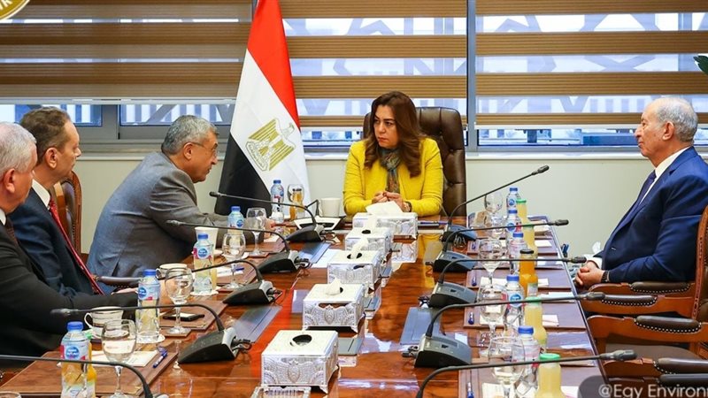 اللقاء