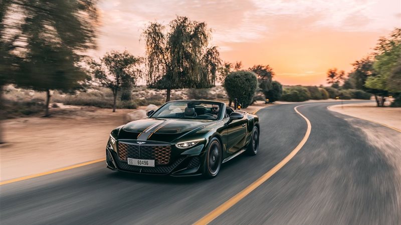 بنتلي باتور المكشوفة موديل 2025: سيارة GT