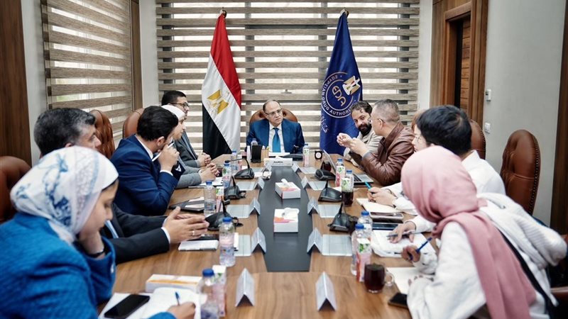 هيئة الدواء المصرية تبحث مع شركة شينزن رويان الصينية
