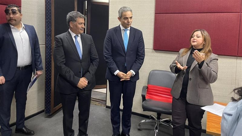 نقيب الإعلاميين في زيارة للجامعة البريطانية