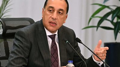 مدبولي: تعليمات رئاسية بتشغيل مطار القاهرة بأحدث النظم العالمية 