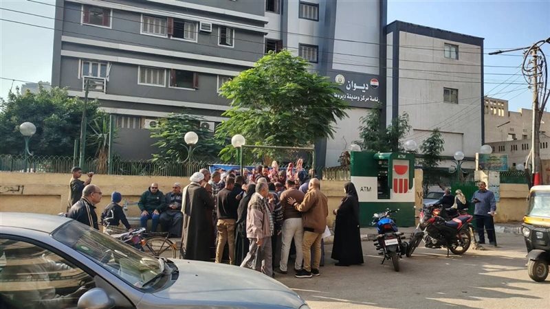 جانب من منفذ بيع اللحوم ب290 جنيها للكليو