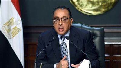 تحركات رفيعة في مطار القاهرة.. رئيس الوزراء يتفقد منظومة التشغيل الجديدة