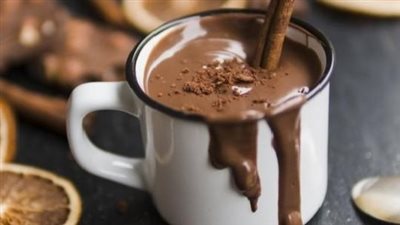 طرق تحضير الهوت شوكليت في المنزل بنكهات متنوعة