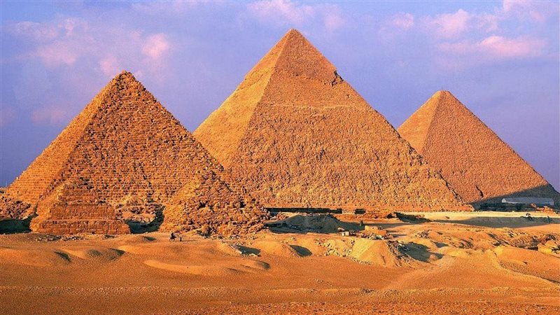 الأهرامات 