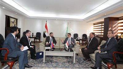 وزير الزراعة يبحث مع وزير الاقتصاد الأرميني تعزيز التعاون الزراعي وزيادة الاستثمارات