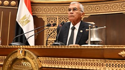 رئيس مجلس الشيوخ يهنئ السيسي بذكرى الإسراء والمعراج