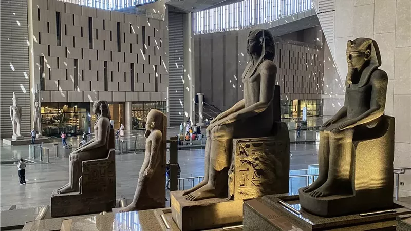  المتحف المصري الكبير 