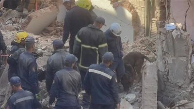 الاستعانة بالكلاب البوليسية للبحث عن باقي ضحايا عقار إمبابة المنهار