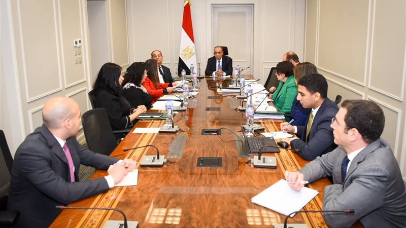 وزير الخارجية مع قيادات القطاع الثقافي بالوزارة