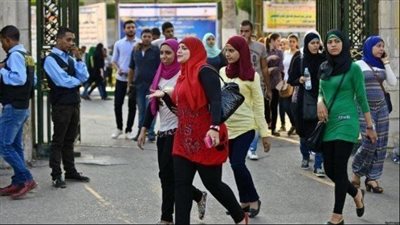 أبرزها الحرمان من حضور دروس أحد المقررات لمدة لا تجاوز شهرًا.. عقوبات تأديبية لطلاب الجامعات