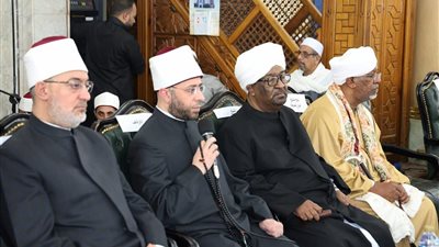 وزير الأوقاف يشهد احتفال الليلة الختامية لمولد الإمامين بالطريقة الجعفرية