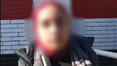  سيدة تحاولة التأثير على الناخبين بمحيط لجنة  في دائرة إدكو بالبحيرة