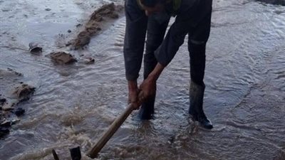 متابعة عاجلة لأعمال كسر ماسورة مياه بشارع أحمد عرابي
