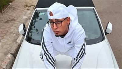 غيبوبة كاملة واشتباك مع مضاعفات عصبية.. تفاصيل الأيام الأخيرة في حياة مطرب المهرجانات دقدق