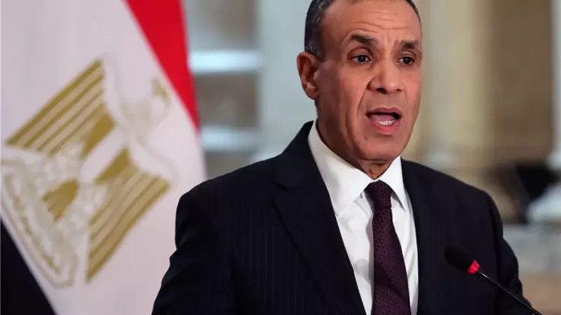 بدر عبد العاطي 