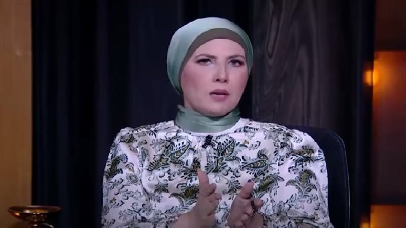 الإعلامية نيفين منصور 