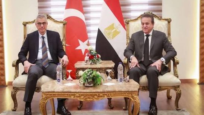 وزيرا للصحة المصري والتركي