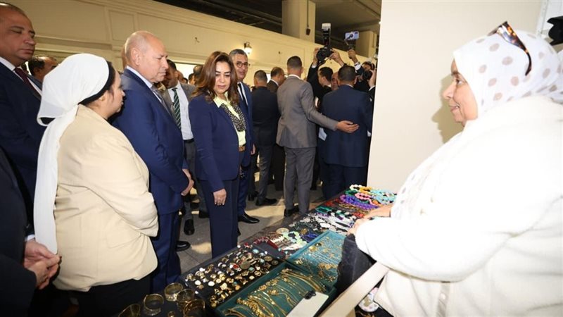 جانب من الافتتاح 
