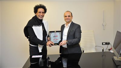 مصطفى شوقي يحتفل بالعام الجديد مع 
