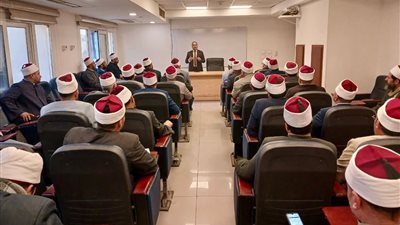 أكاديمية الأزهر تنظم محاضرة حول “عوامل انتشار الفساد الإداري وآثاره”