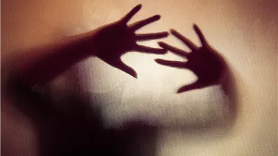 إحالة سائق أتوبيس مدرسة دولية للجنايات بتهمة الاعتداء على 3 أطفال بمرحلة رياض الأطفال