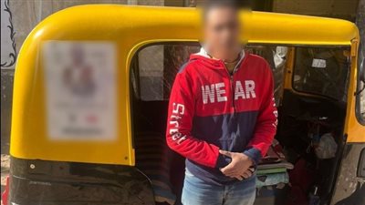 سائق توك توك يستخدم دعاية انتخابية مخالفة في البحيرة