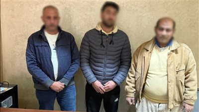 ضبط 3 أشخاص بحوزتهم كشوف وبطاقات مالية للتأثير على الناخبين بالجيزة