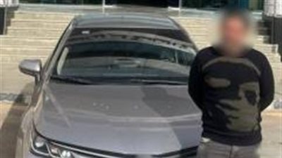 لقطة عابرة كشفت المستور.. ضبط سيارة طمست لوحاتها بالجيزة