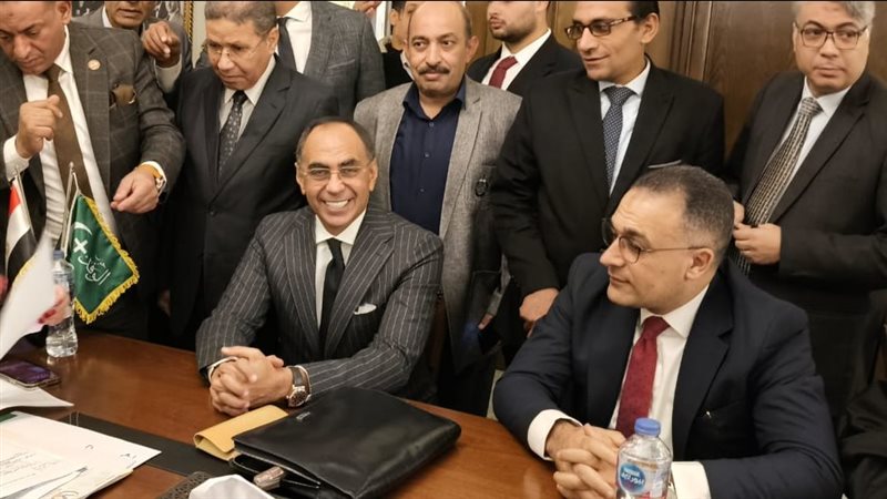 هاني سري الدين يتقدم بأوراق ترشحه لرئاسة حزب الوفد 2026
