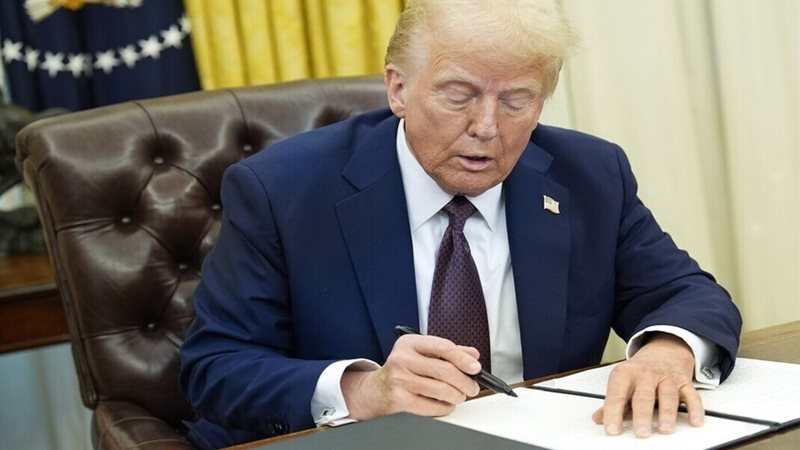 الرئيس ترامب 