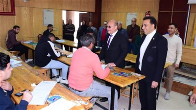 «النعماني» يتفقد لجان كلية الهندسة.. 1702 طالبا وطالبة يؤدون الامتحانات اليوم