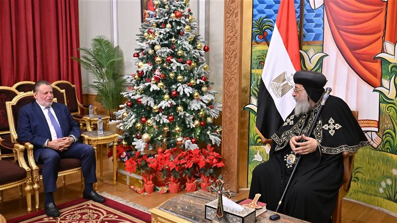 قداسة البابا تواضروس الثاني مع محافظ البنك المركزي