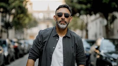 رغم جلسات الكيماوي.. أيمن بهجت قمر يكشف مفاجآت عن مرض عمرو مصطفى