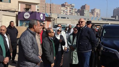 محافظ القليوبية يتابع ميدانياً منظومة النظافة وإزالة الإشغالات بالخصوص وشبرا الخيمة