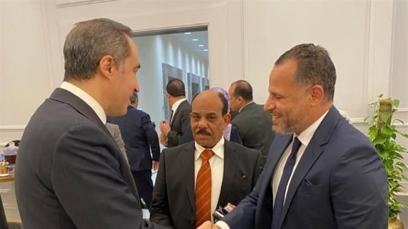 المستشار أحمد مناع يتابع عملية استقبال الأعضاء