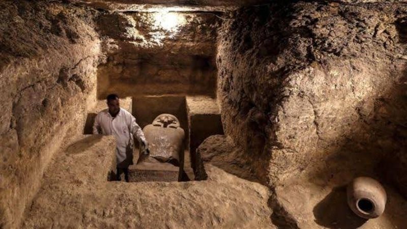 الحفر فى الاثار