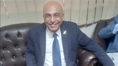 المستشار إبراهيم إدوارد يعلن تأييده لهاني سري الدين لرئاسة حزب الوفد