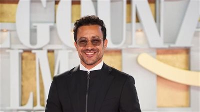 أحمد داود يوقع بطولة «ويك إند» ويواصل نشاطه السينمائي والدرامي