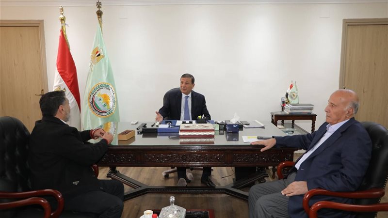 وزير الزراعة يلتقي رئيس اتحاد الدواجن