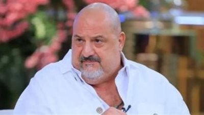خالد الصاوي يعطف على الكلاب بكواليس تصوير مسلسله الجديد
