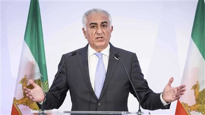 نجل الشاه يعلن استعداده للعودة إلى إيران وقيادة مرحلة انتقالية نحو الديمقراطية