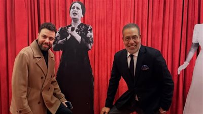 مدين يشيد بمسرحية 