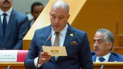 النائب مصطفى حسين يؤدى اليمين الدستورية في أولى جلسات مجلس النواب 2026