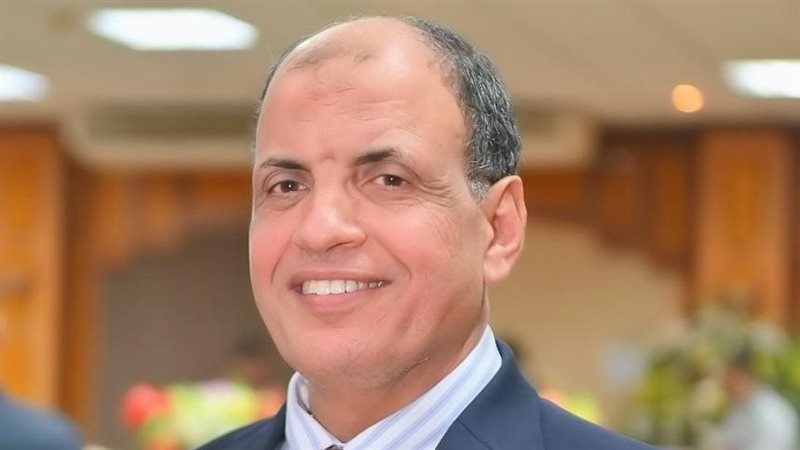 الدكتور أحمد عبادة