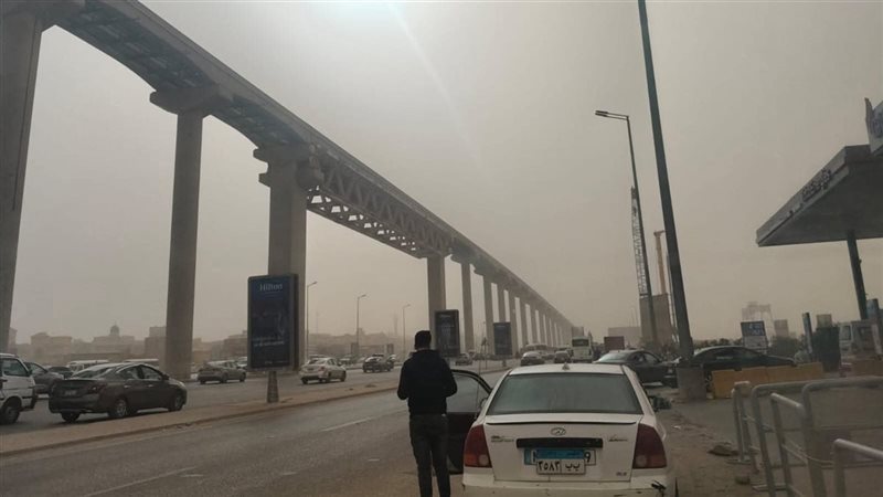 عاصفة ترابية 