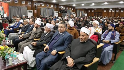 الأزهري يحضر مناقشة دكتوراة في نظرية التطور وأصل الأنواع بكلية أصول الدين 