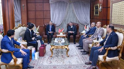 رئيس ميناء دمياط يستقبل القنصل العام لجمهورية الصين لتعزيز التعاون والشراكة